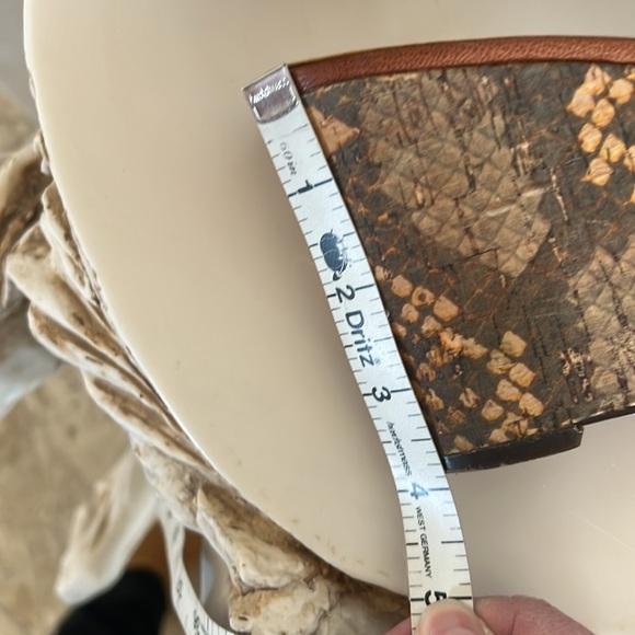 Nine West brown leather platform sandals- Sz 8M. - Picture 8 of 10